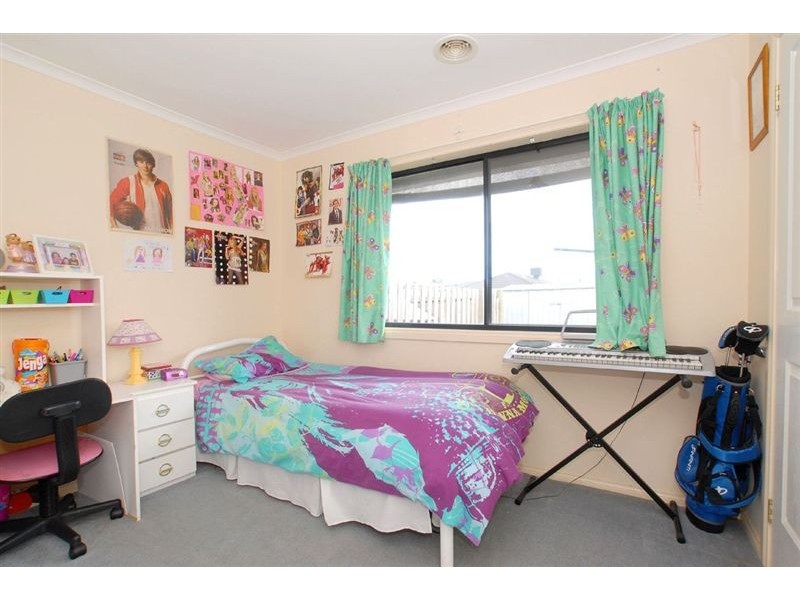 4 Lisa Beth Mews, Skye VIC 3977