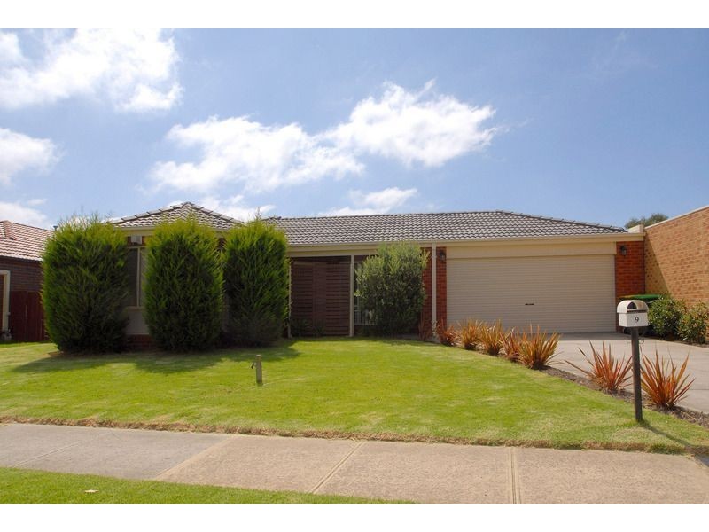 9 Melanie Blair Place, Skye VIC 3977