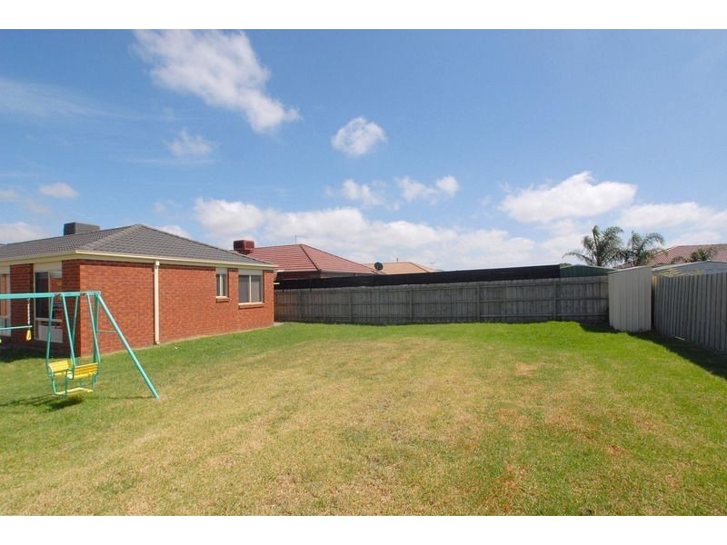 9 Melanie Blair Place, Skye VIC 3977