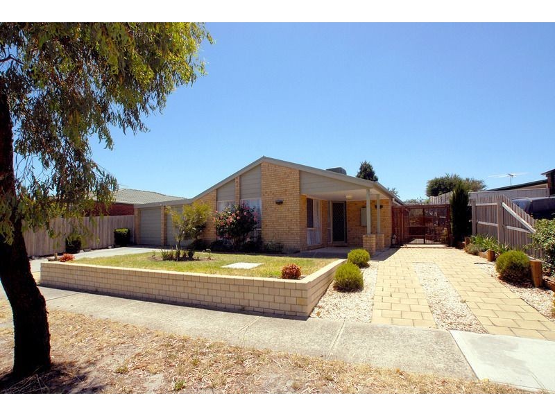 3 Oakwood Drive, Carrum Downs VIC 3201