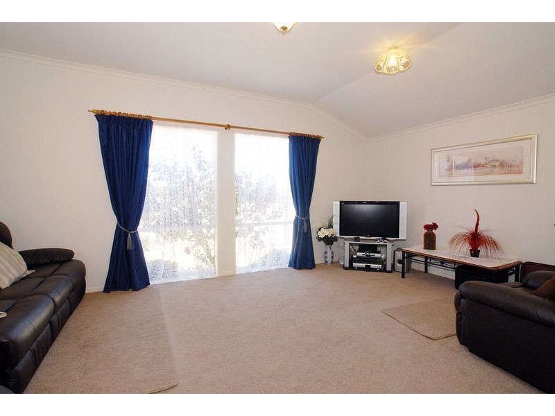 3 Oakwood Drive, Carrum Downs VIC 3201