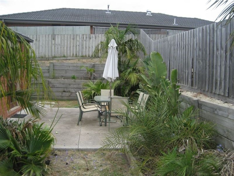 11 Sandalwood Grove, Carrum Downs VIC 3201