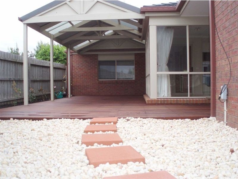 49 Delatite Way, Skye VIC 3977