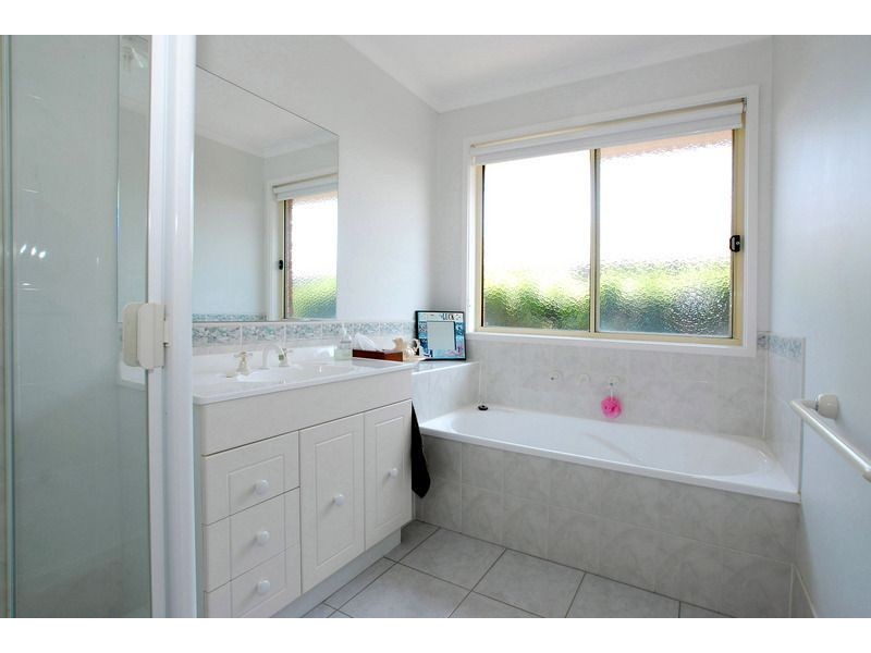 19 Windella Grove, Skye VIC 3977