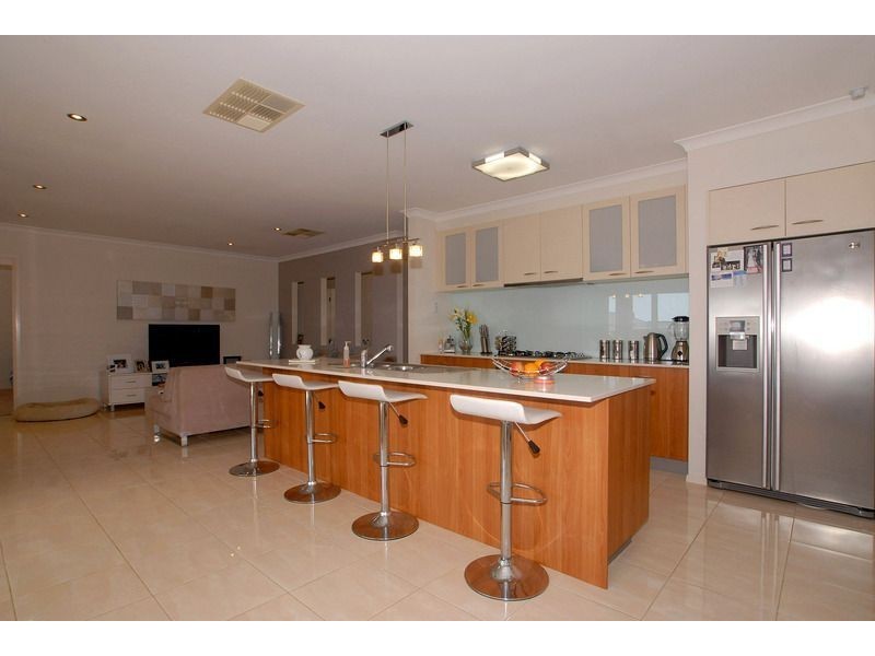 19 Diamond Parade, Skye VIC 3977