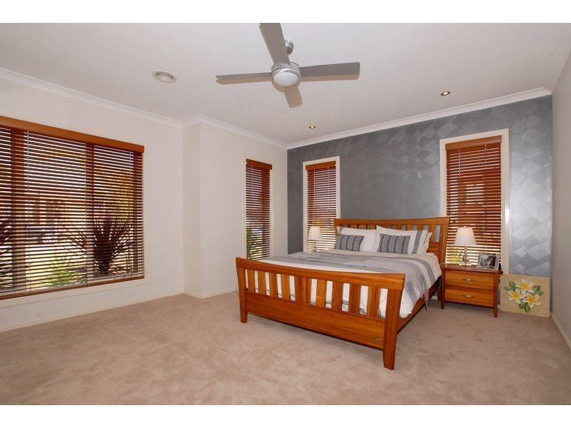 19 Diamond Parade, Skye VIC 3977