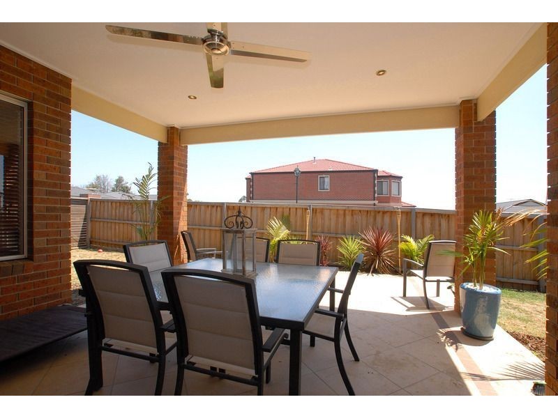 19 Diamond Parade, Skye VIC 3977