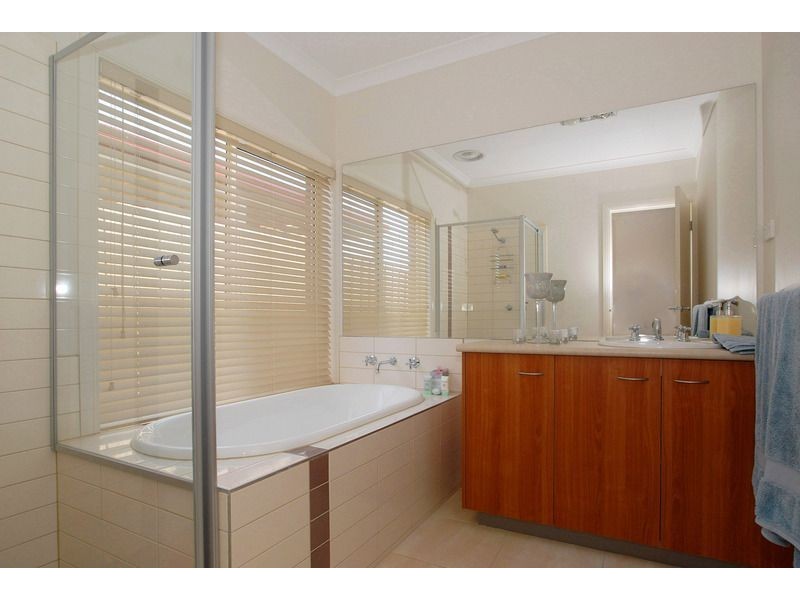 19 Diamond Parade, Skye VIC 3977