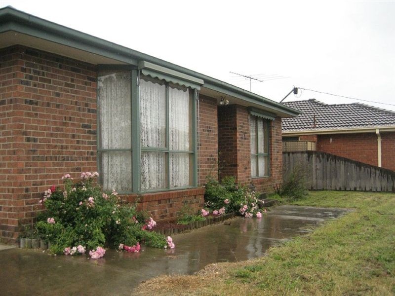 12 Paras Drive, Carrum Downs VIC 3201