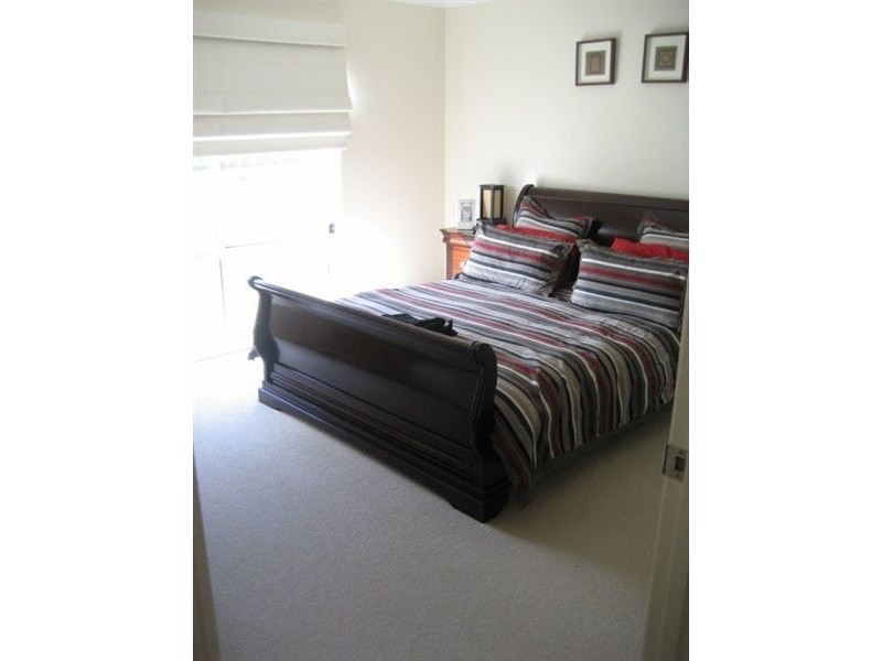 4 Oriana Grove, Skye VIC 3977