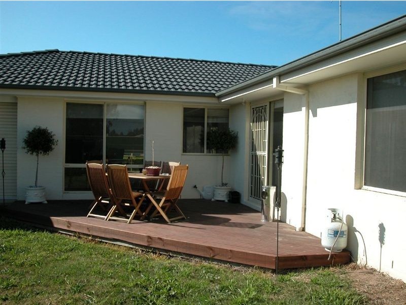 4 Oriana Grove, Skye VIC 3977