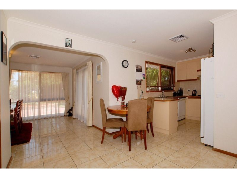 51 Rowellyn Avenue, Carrum Downs VIC 3201