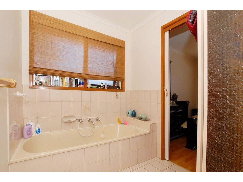 51 Rowellyn Avenue, Carrum Downs VIC 3201