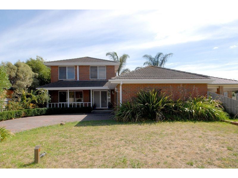 17 Daina Court, Skye VIC 3977