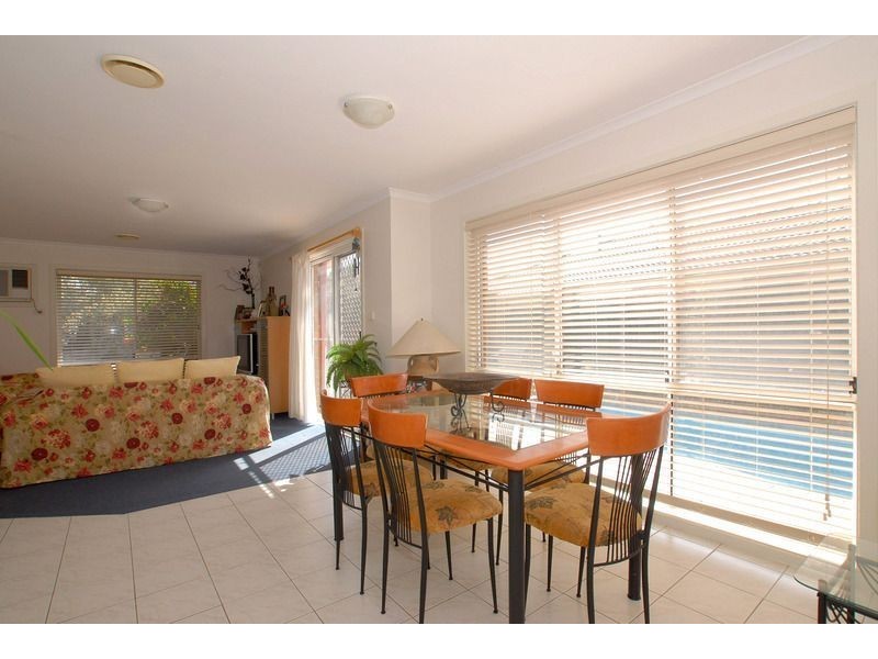 17 Daina Court, Skye VIC 3977