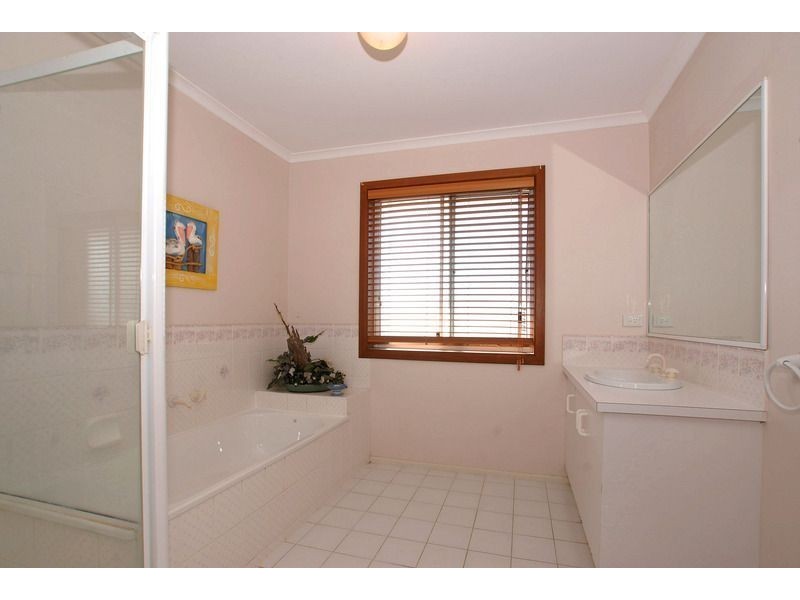 17 Daina Court, Skye VIC 3977