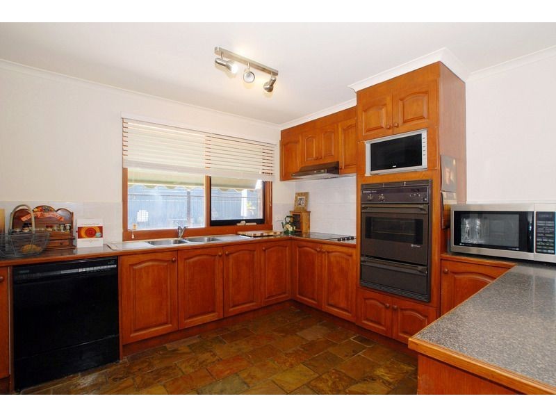 5 Streeton Court, Skye VIC 3977