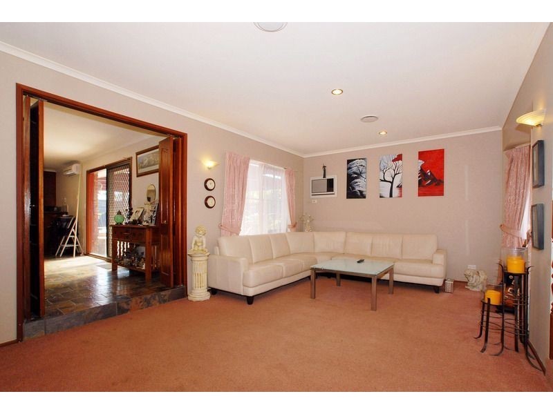 5 Streeton Court, Skye VIC 3977