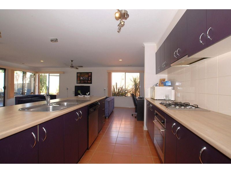 28 Edinburgh Drive, Skye VIC 3977