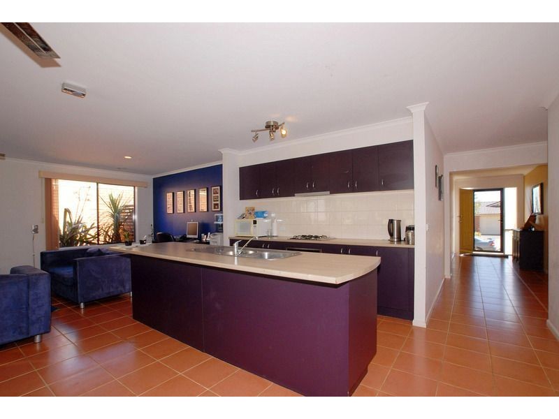 28 Edinburgh Drive, Skye VIC 3977