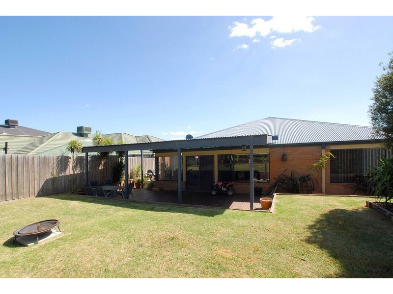 28 Edinburgh Drive, Skye VIC 3977