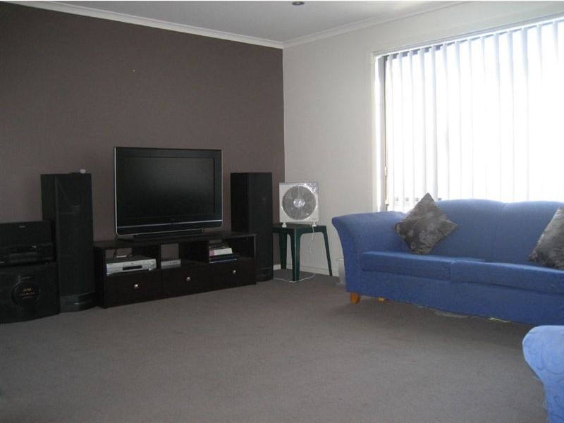 2 Arkley Close, Skye VIC 3977