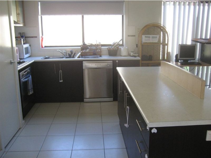 2 Arkley Close, Skye VIC 3977