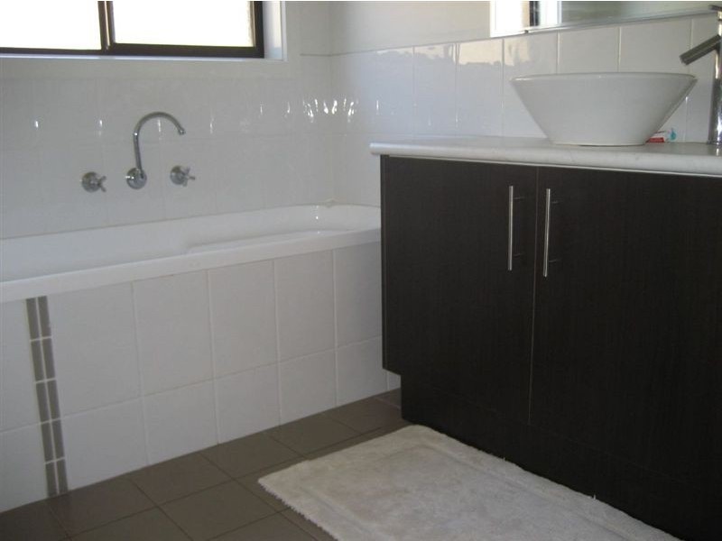 2 Arkley Close, Skye VIC 3977