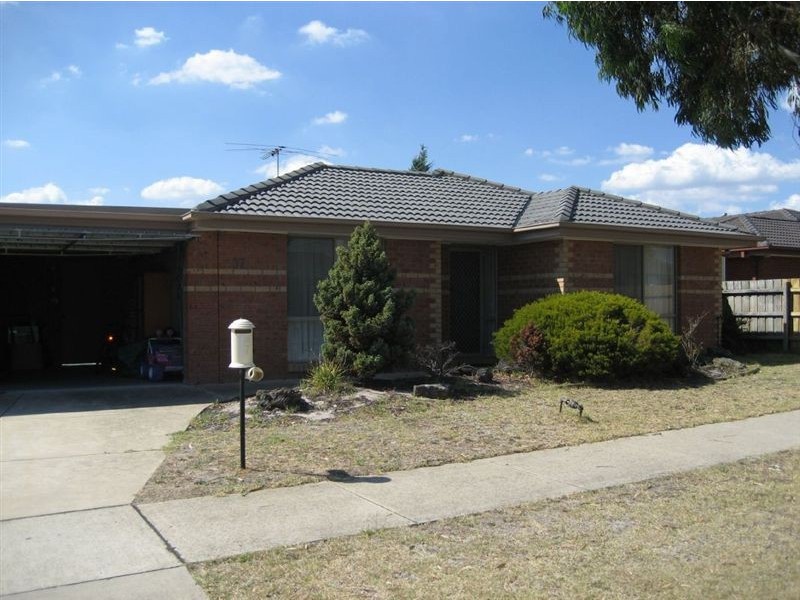 37 Oberon Drive, Carrum Downs VIC 3201
