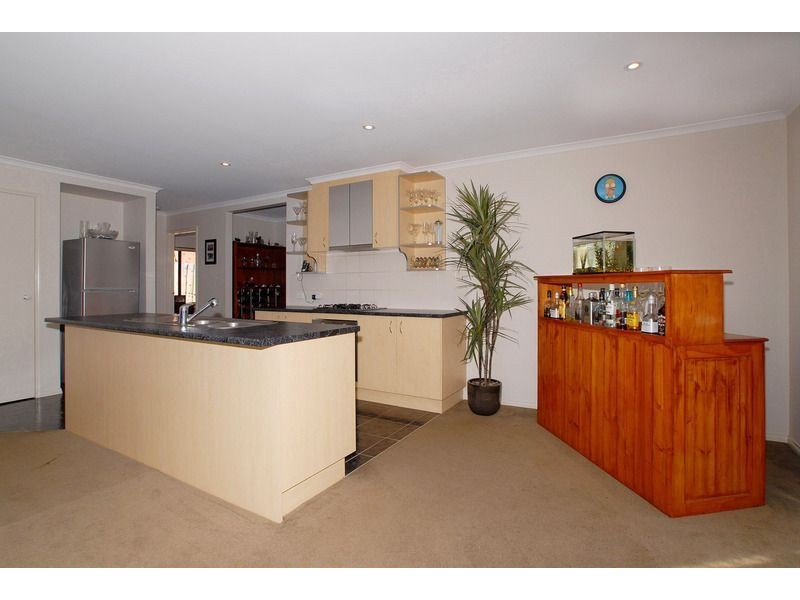 21 Vivi Court, Skye VIC 3977