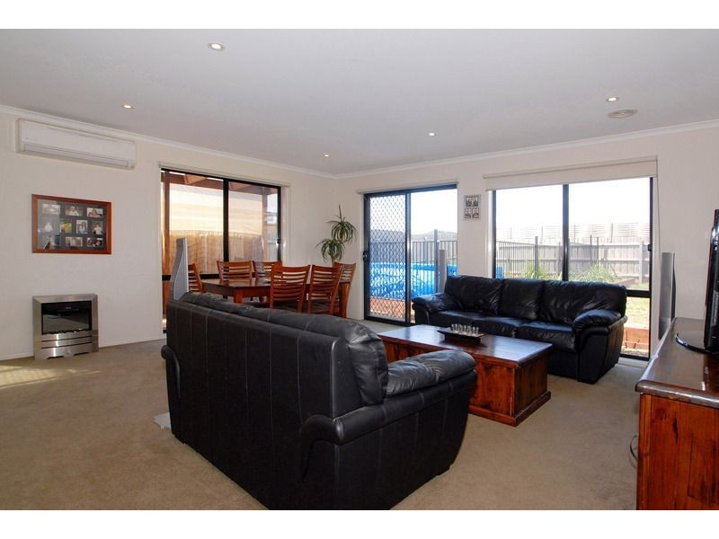 21 Vivi Court, Skye VIC 3977