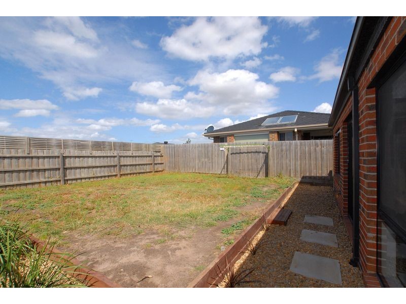 21 Vivi Court, Skye VIC 3977