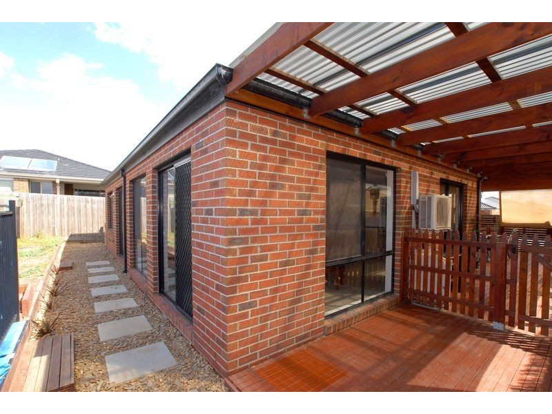 21 Vivi Court, Skye VIC 3977