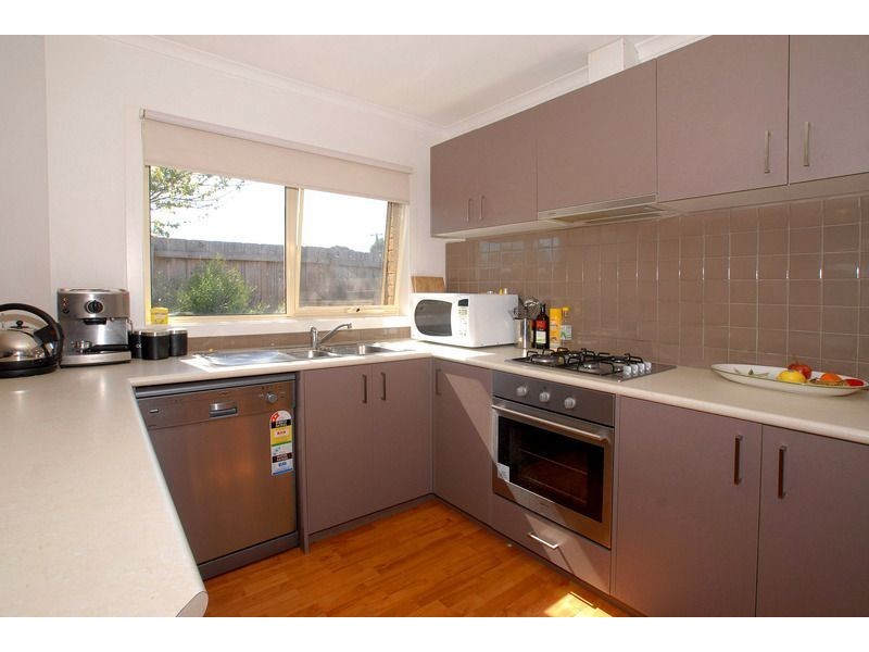 2/13 Honeyeater Place, Carrum Downs VIC 3201