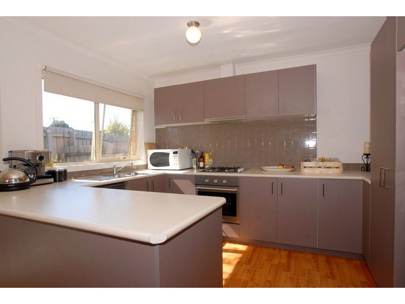 2/13 Honeyeater Place, Carrum Downs VIC 3201