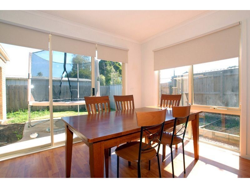 2/13 Honeyeater Place, Carrum Downs VIC 3201