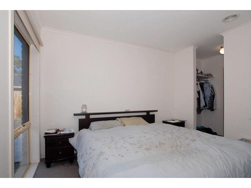 2/13 Honeyeater Place, Carrum Downs VIC 3201