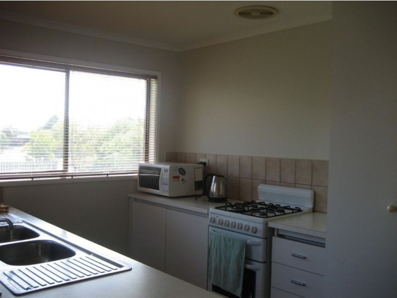 16 Tremaine Crescent, Carrum Downs VIC 3201