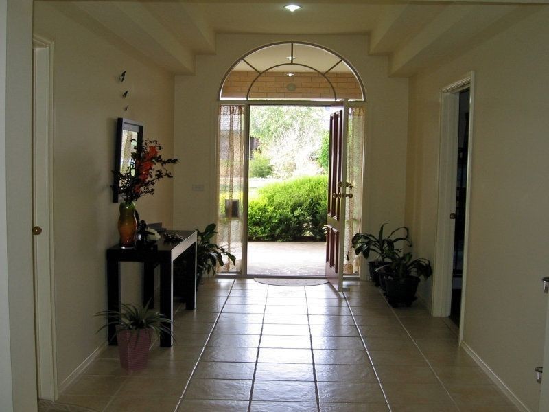 3 Halsbury Place, Skye VIC 3977