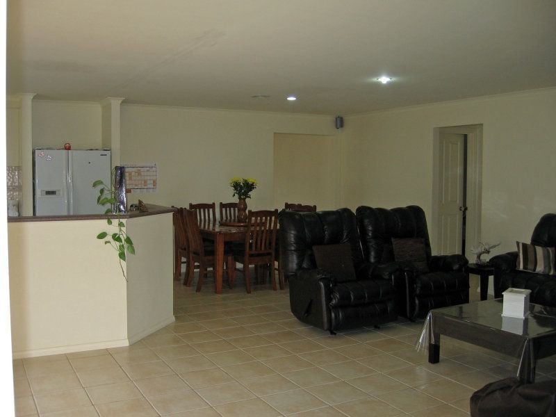 3 Halsbury Place, Skye VIC 3977