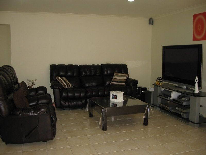 3 Halsbury Place, Skye VIC 3977