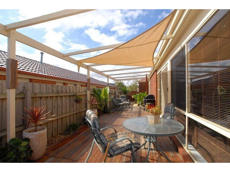 8 Friuli Place, Skye VIC 3977