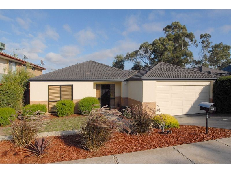 3 Windsor Grange Court, Skye VIC 3977