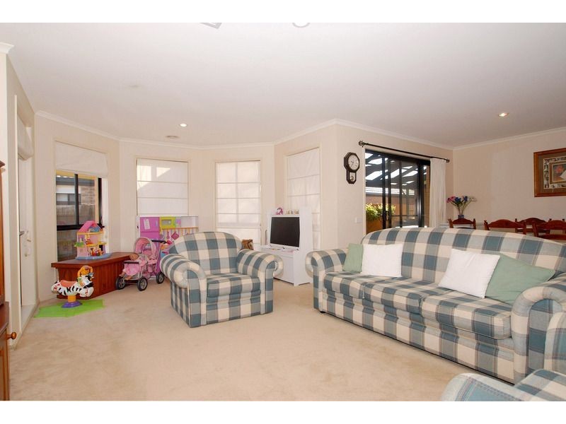 3 Windsor Grange Court, Skye VIC 3977