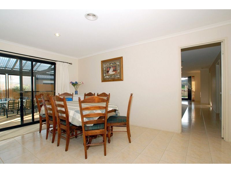 3 Windsor Grange Court, Skye VIC 3977