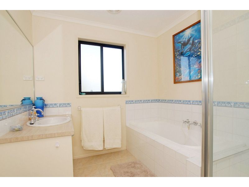 3 Windsor Grange Court, Skye VIC 3977