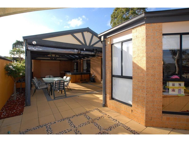 3 Windsor Grange Court, Skye VIC 3977