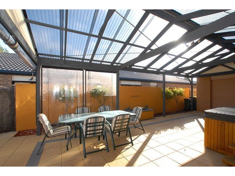 3 Windsor Grange Court, Skye VIC 3977