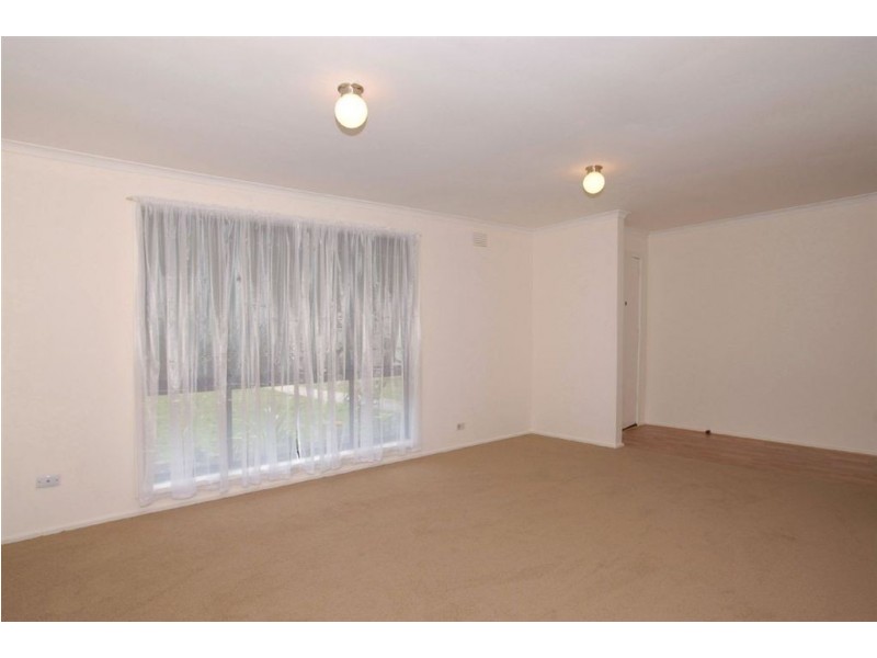 18 Whimbrel Crescent, Carrum Downs VIC 3201
