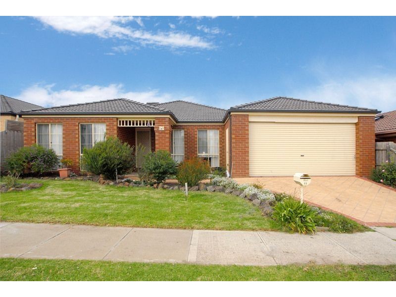 11 Veronica Drive, Skye VIC 3977